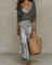 Abito Maxi Satinato con Maglione Coordinato per Donna - Look Elegante e Versatile 5
