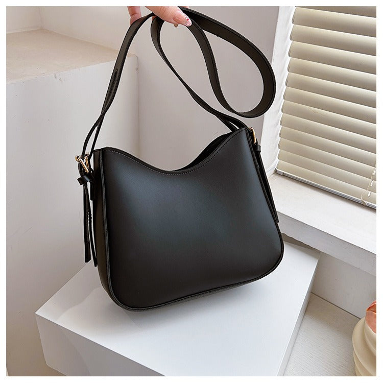 Borsa a tracolla minimalista da donna in elegante pelle vegana 3
