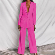 Completo da donna elegante con blazer e pantaloni per occasioni formali 13