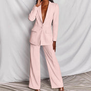 Completo da donna elegante con blazer e pantaloni per occasioni formali 14