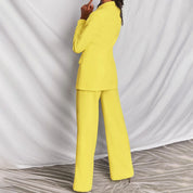 Completo da donna elegante con blazer e pantaloni per occasioni formali 3