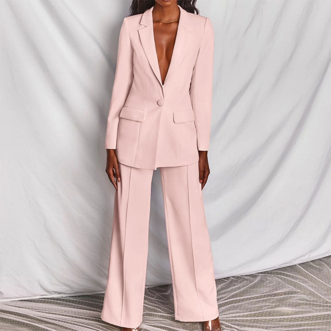 Completo da donna elegante con blazer e pantaloni per occasioni formali 4