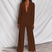 Completo da donna elegante con blazer e pantaloni per occasioni formali 7