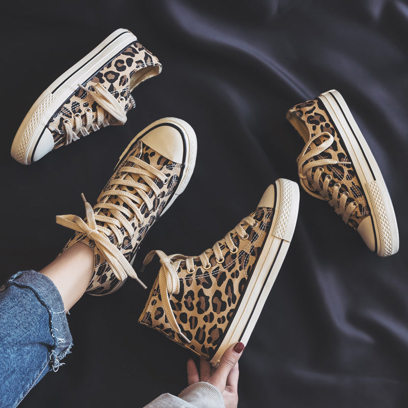 Sneakers alte unisex in tela con stampa animalier audace e comfort 2