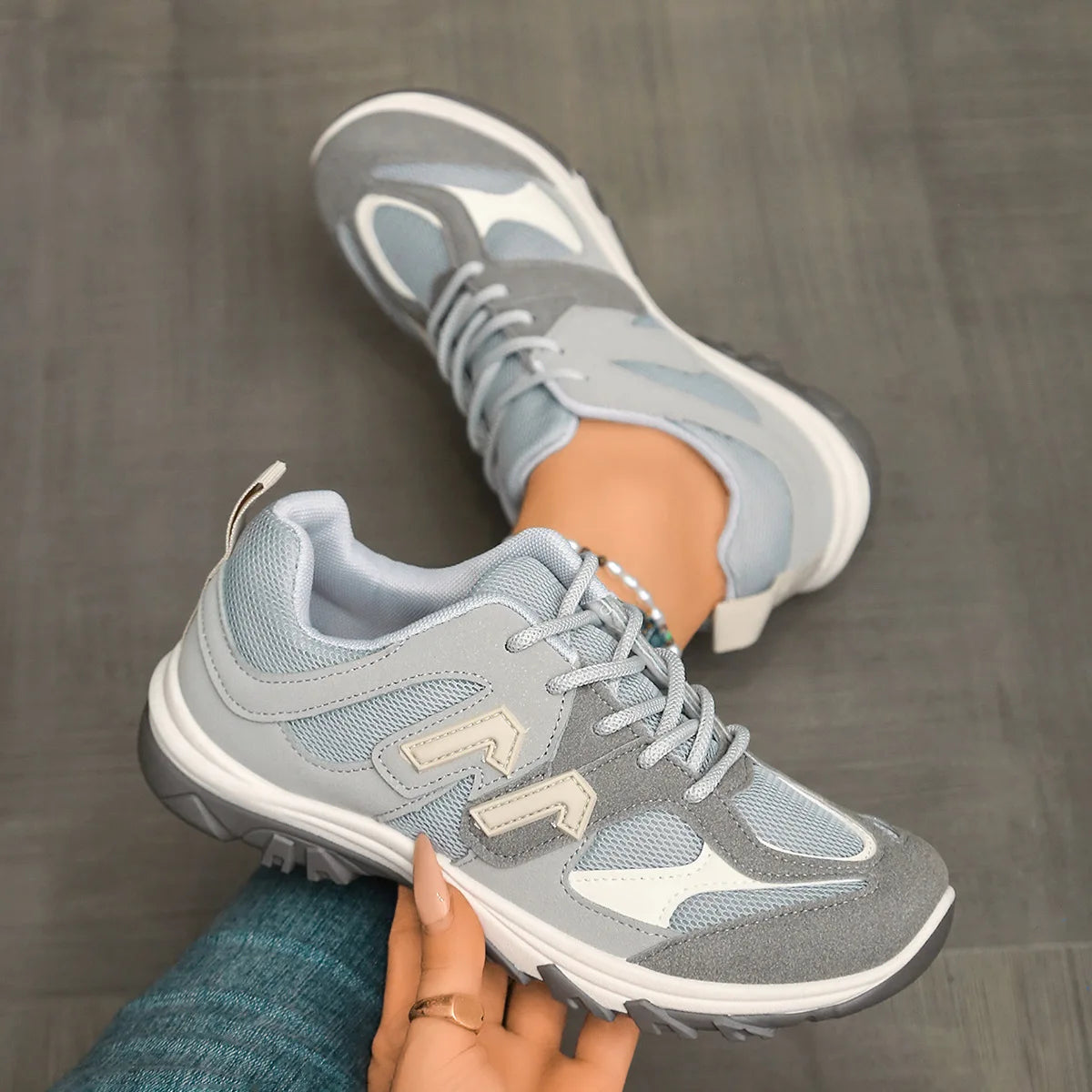 Sneakers da donna con lacci comode, suola spessa sintetica 6