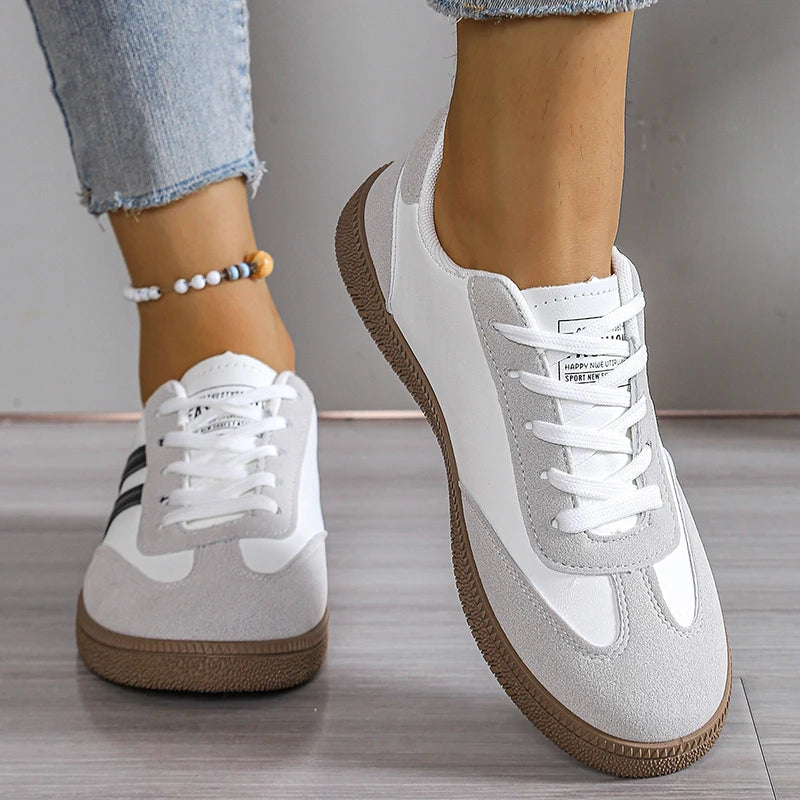Sneakers da donna con plateau eleganti, comode, con lacci, sintetiche 1