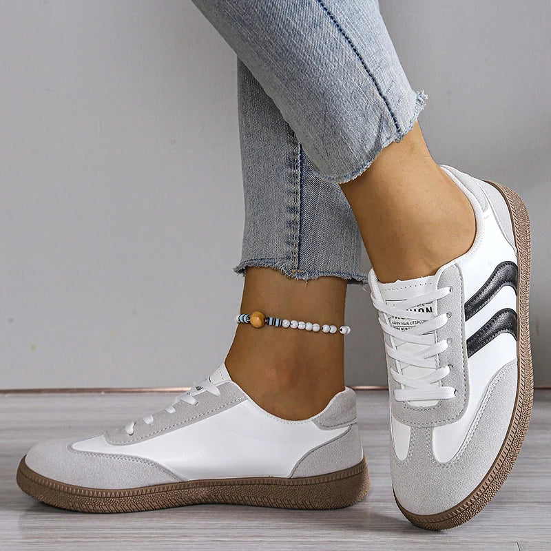 Sneakers da donna con plateau eleganti, comode, con lacci, sintetiche 3