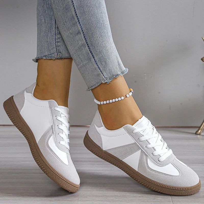 Sneakers da donna eleganti con tacco piatto, comode e sintetiche 1