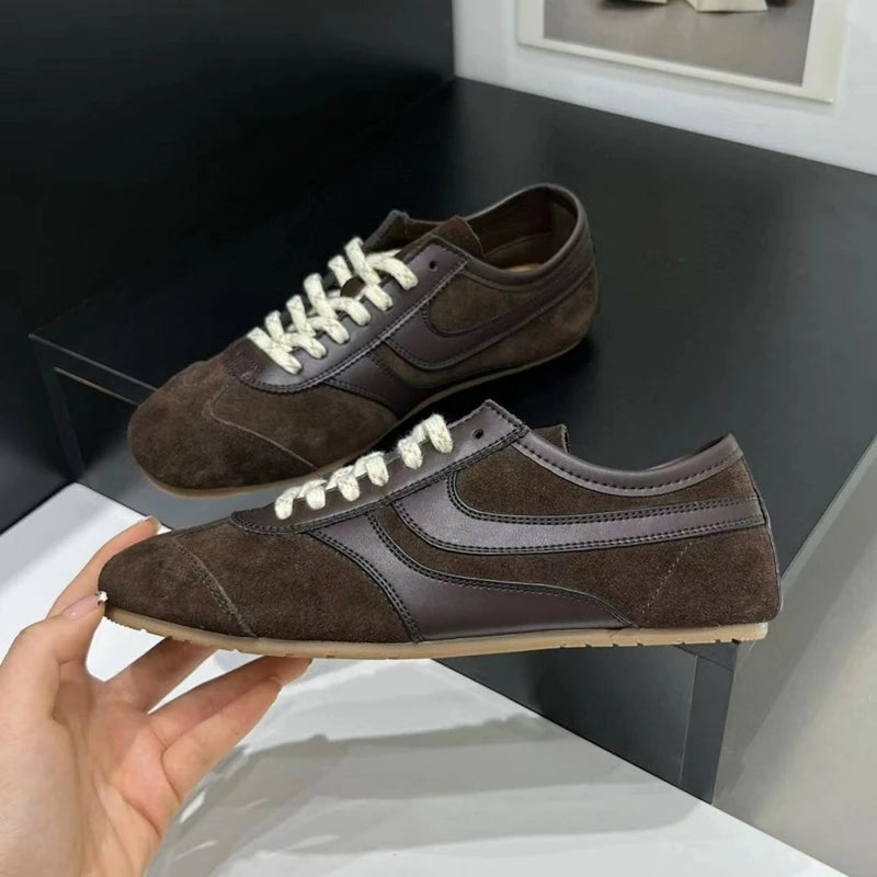 Sneakers da donna retrò con lacci, comode e sintetiche 7