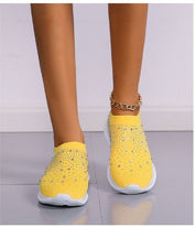 Sneakers slip-on eleganti da donna in maglia, comode ed eleganti 9