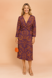 Teresa | Abito elegante con scollo a V e maniche lunghe 1